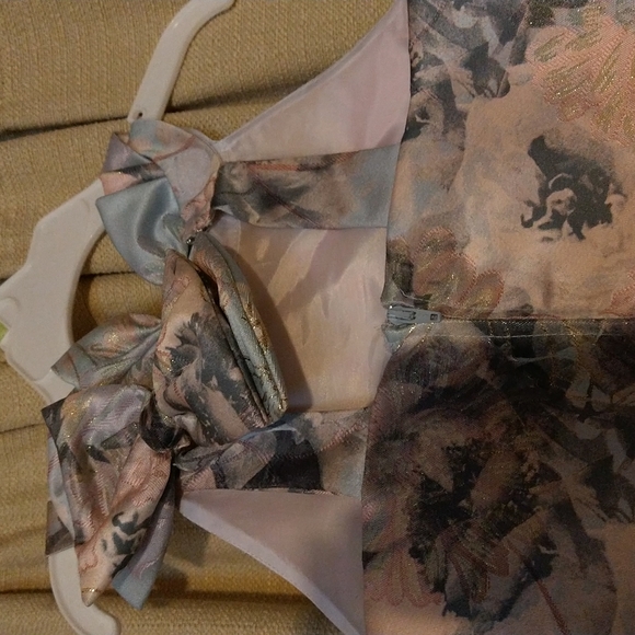 Girl Dress - Picture 2 of 5